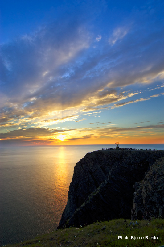 bilder/Midnight-sun-North-Cape-BjarneRiesto VISNOR-001.jpg